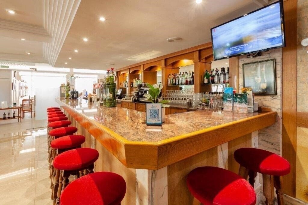 Imaginea Amoros Hotel 3*