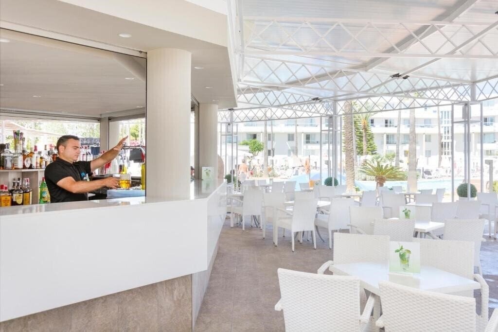 Imaginea Protur Badia Park Aparthotel 4*