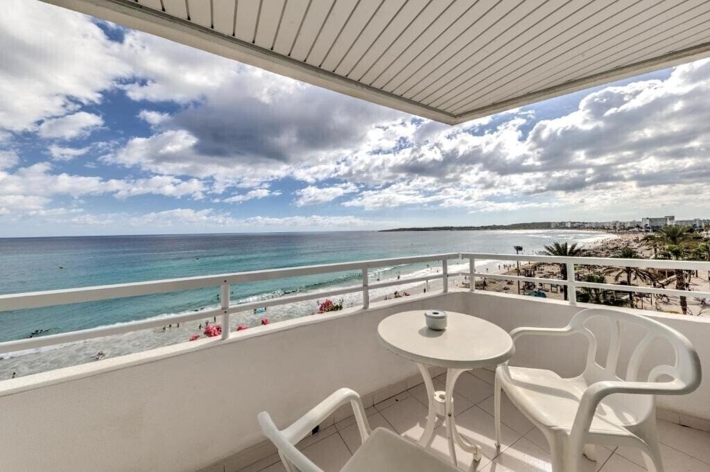 Отель Voramar (Cala Millor) 3*