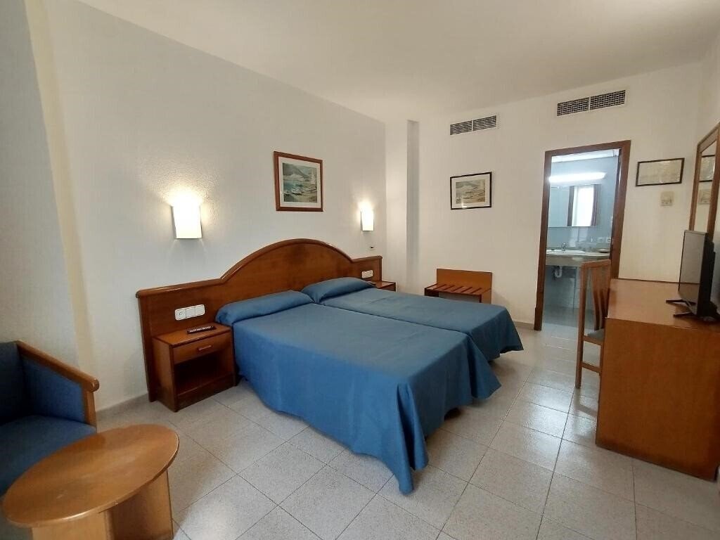 Hotel Marina Playa De Palma 3*