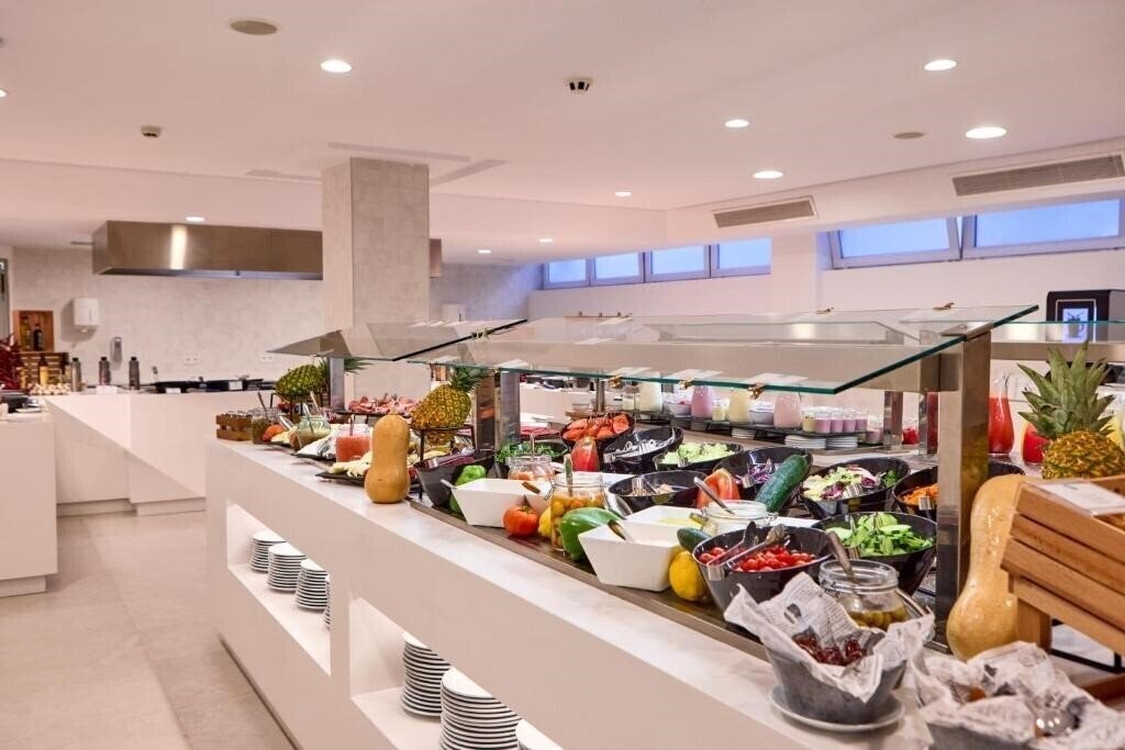 Hotel Ahoi! Urban Beach 3*