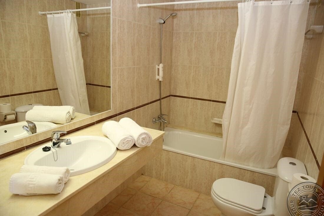 Imaginea Nicolaus Club Roc Cala'N Blanes Beach 3*