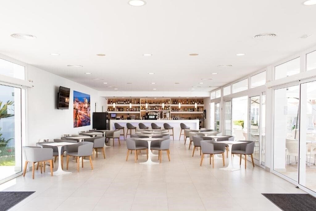 Imaginea Menorcamar Apartamentos Apts апартаменты