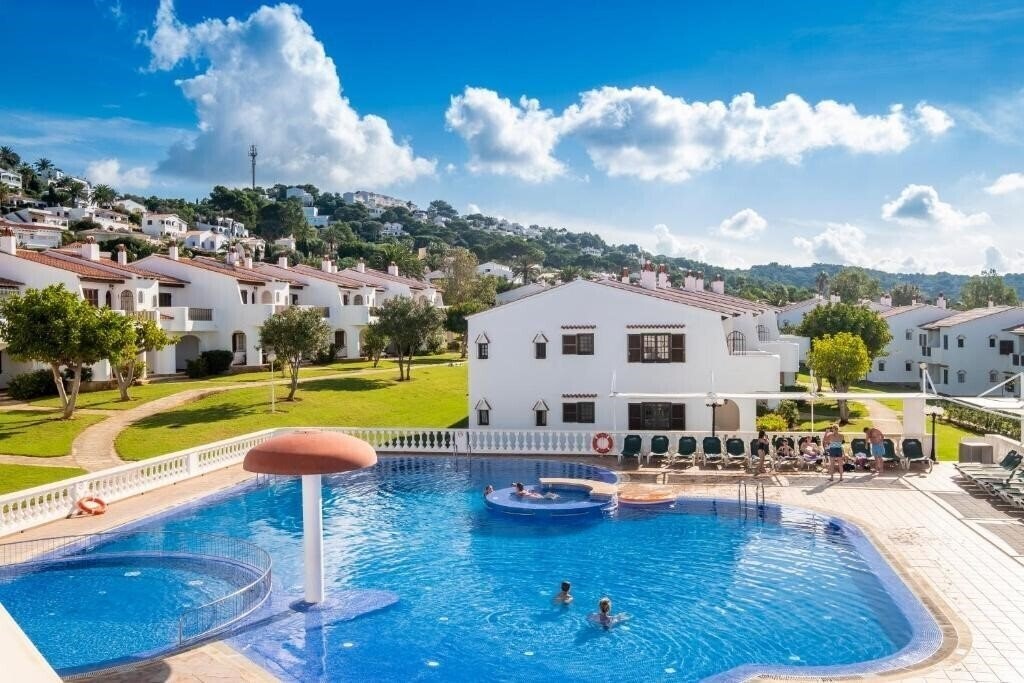 Fotografie Son Bou Gardens Apts апартаменты