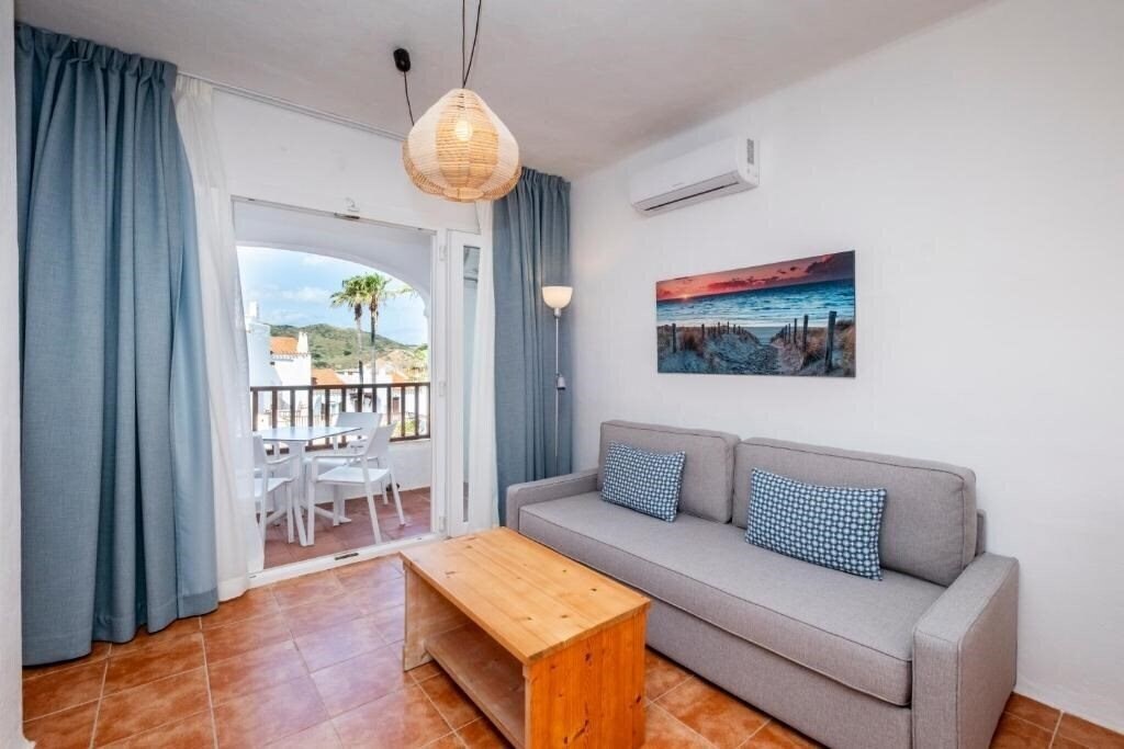 Imaginea Tramontana Park Aprthotel 3*