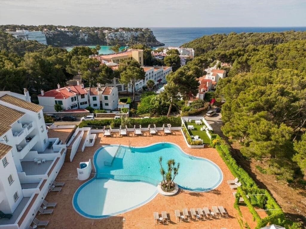 Hotel Ilunion Menorca (ex. Confortel Menorca) 3*