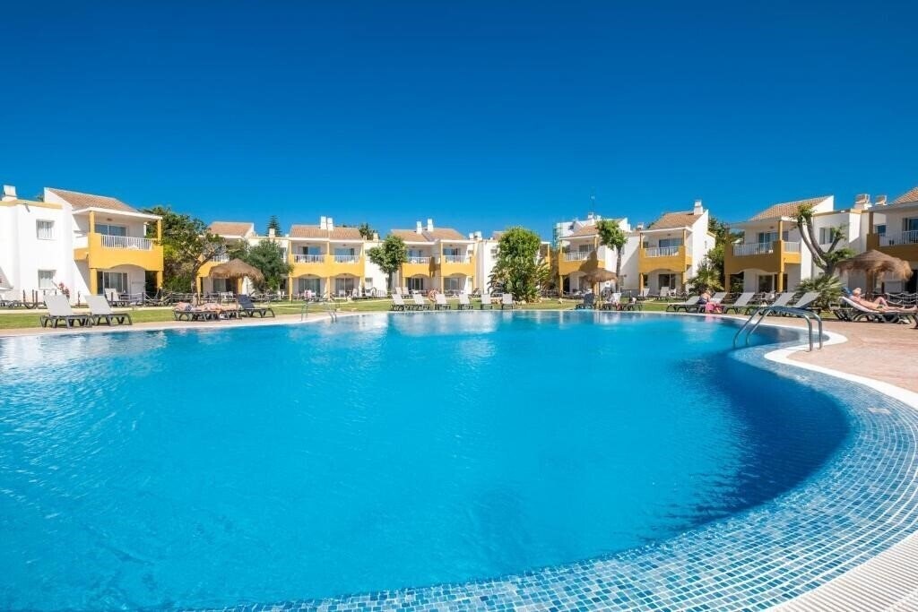 Hotel Comitas Isla del Aire 2*