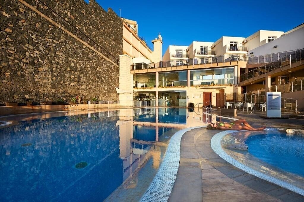 Imaginea Panoramica Heights 3*