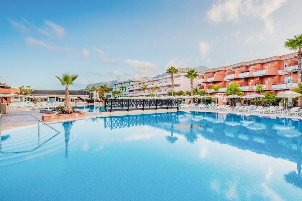 Hotel Be Live Family Costa Los Gigantes (ex. Luabay Costa Los Gigantes) 4*