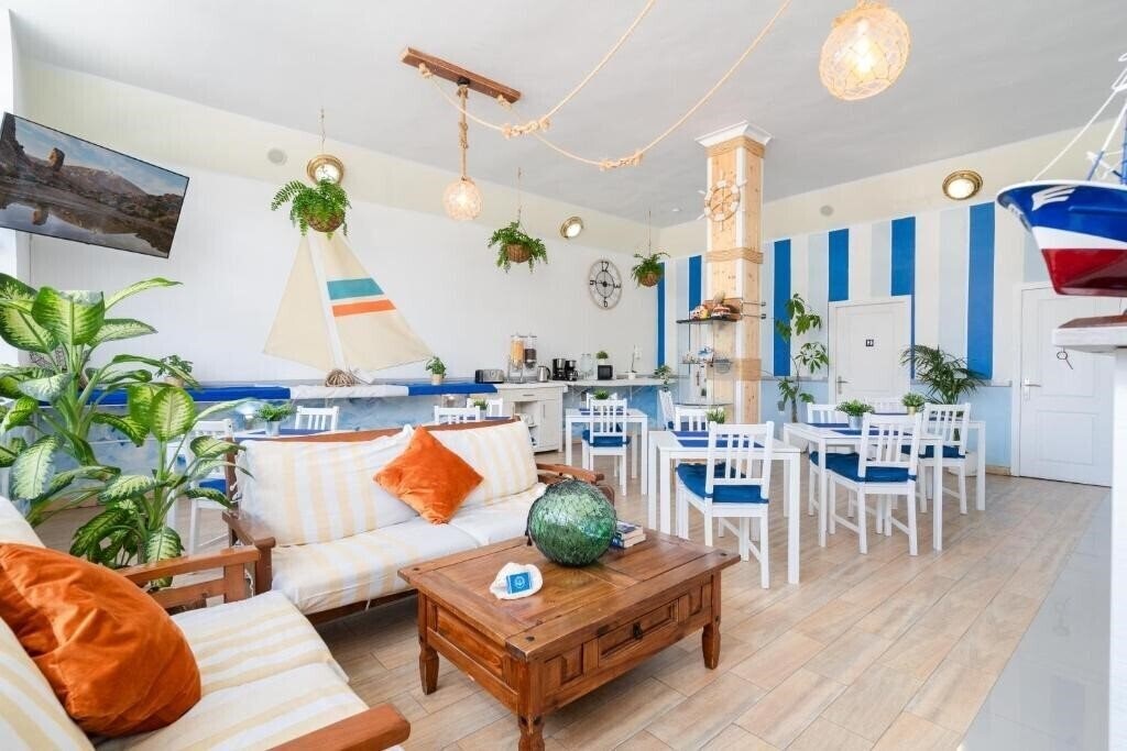 Отель Hostal Pension Neon 2*