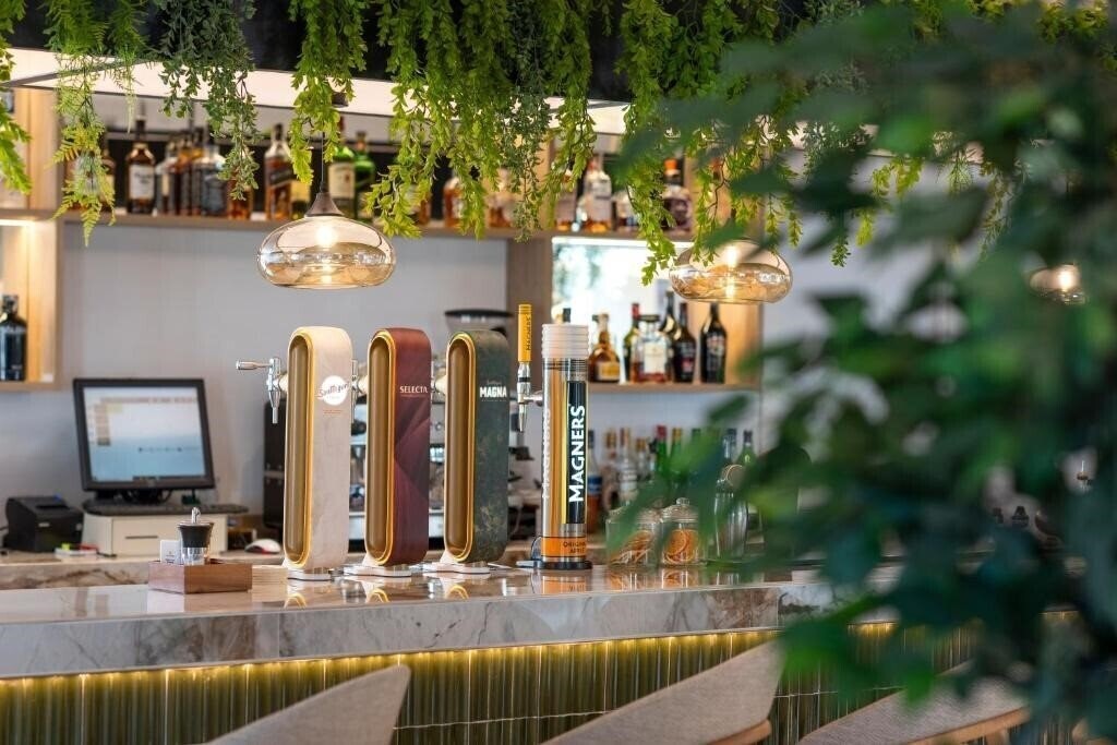 Imaginea Valentin Somni Suite Hotel 3*