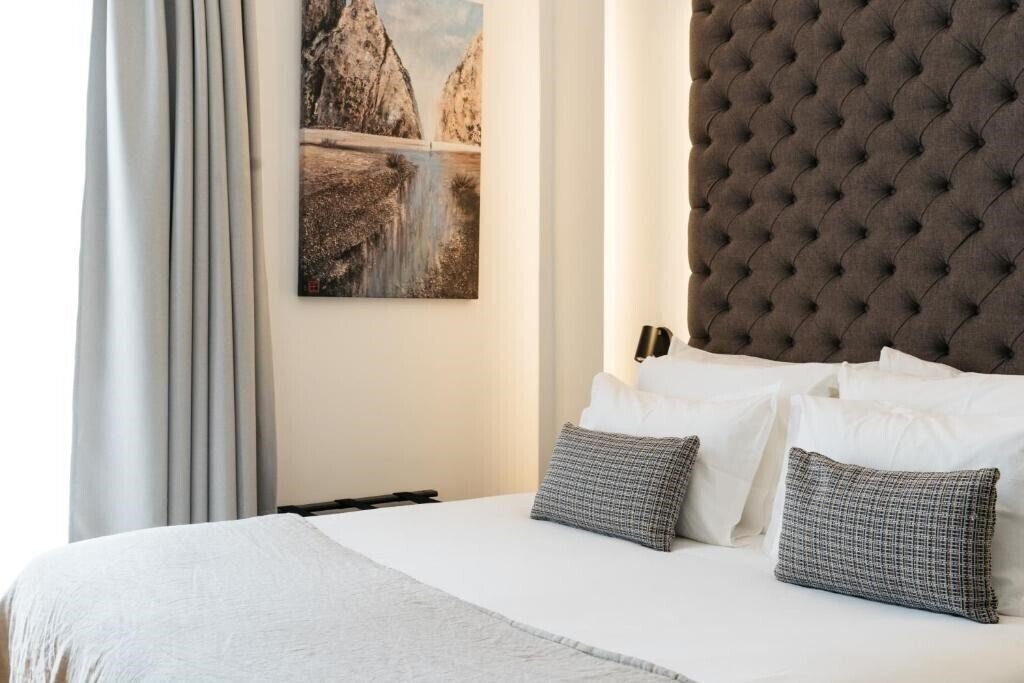 Imaginea Boutique Petit Montision 4*