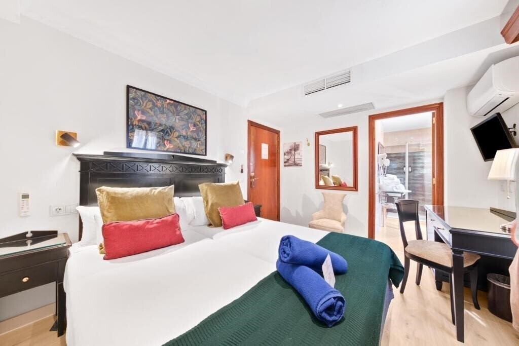 Imaginea Ciutat Jardi 4*