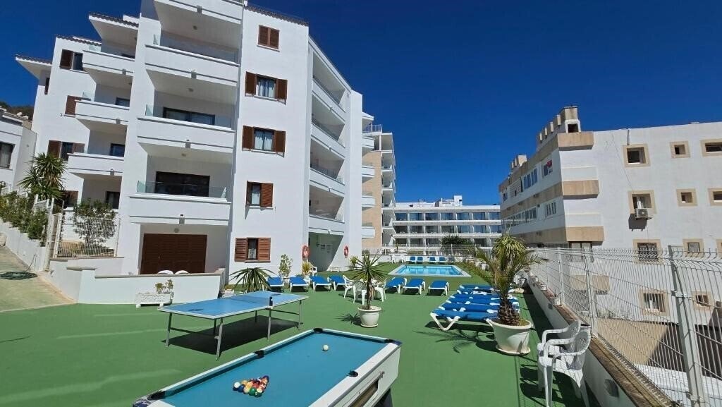 Imaginea Marina Palmanova Apartamentos 3*