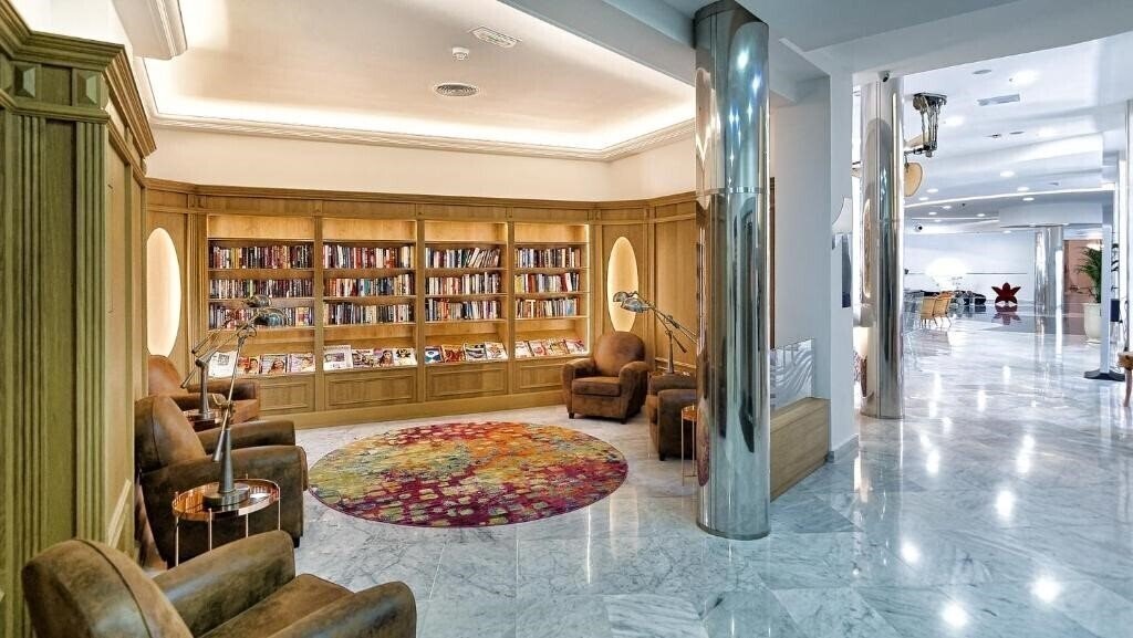 Imaginea Escorial Hotel 3*