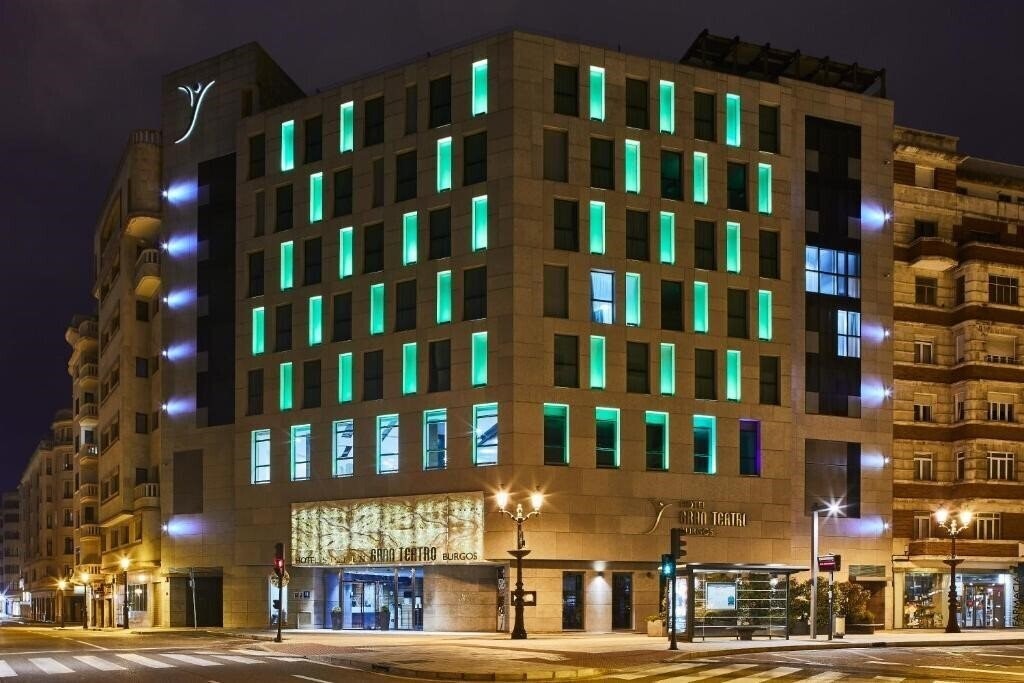 Hotel Silken Gran Teatro 4*