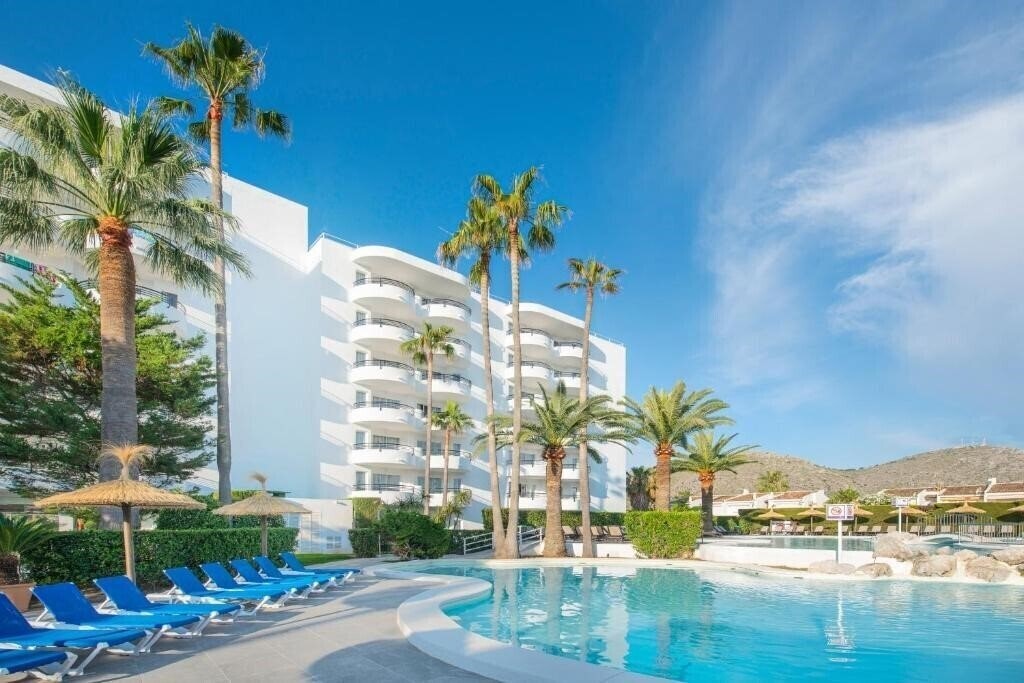 Imaginea Aparthotel Alcudia Beach 3*