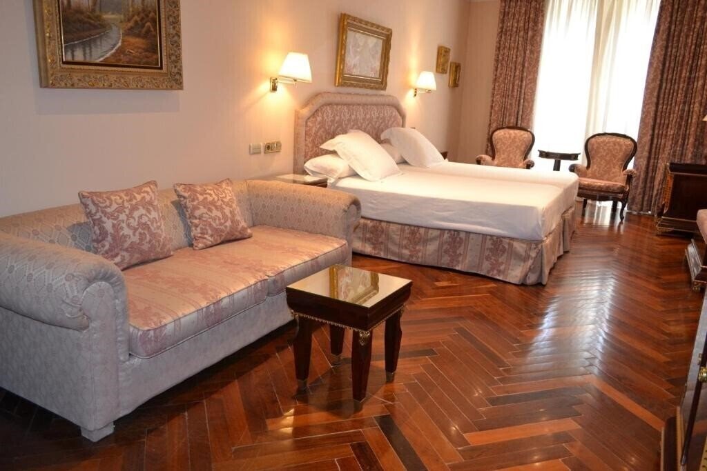 Отель Alameda Palace Salamanca 5*