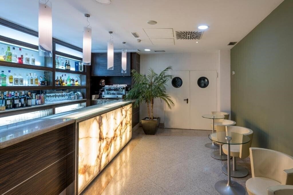 Imaginea Hotel Soho Boutique Canalejas 4*