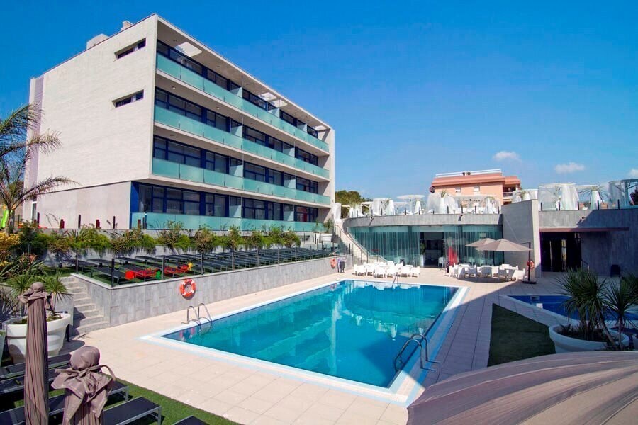 Отель Aparthotel Four Elements Suites 4*