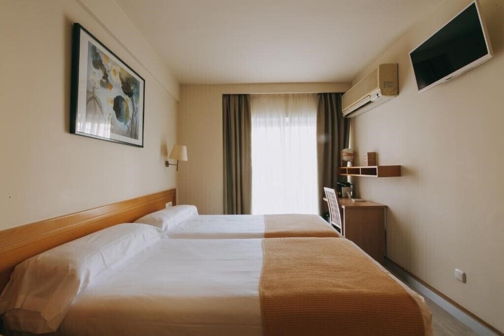 Imaginea Zaragoza Plaza Hotel Donostia San Sebastian 2*