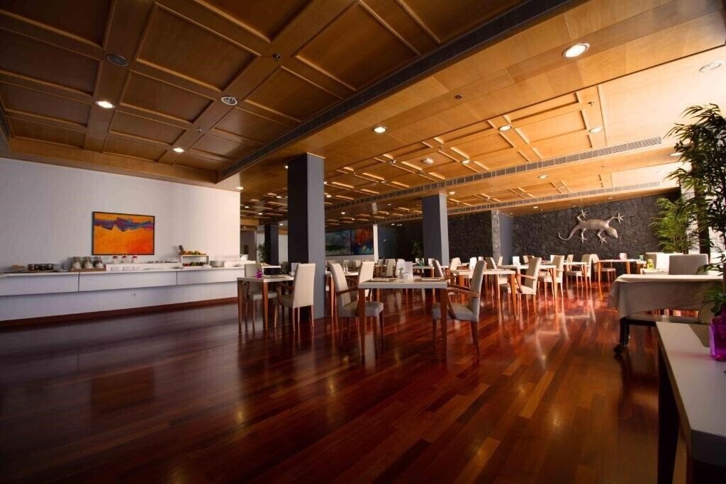 Imaginea Escuela Santa Cruz 4*