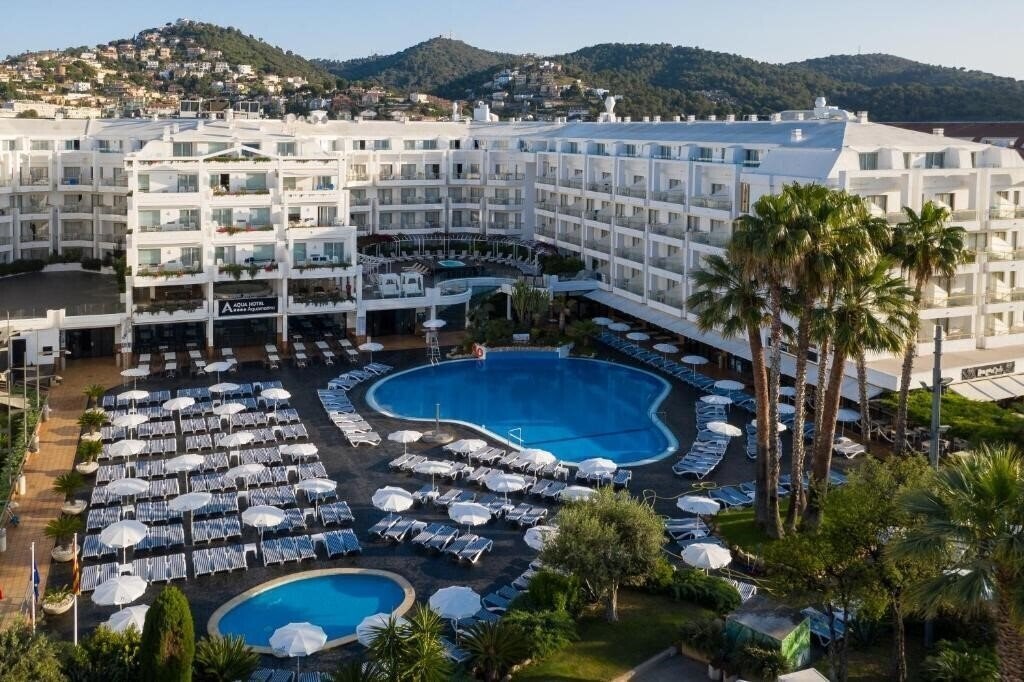 Отель Santa Susanna Apartotel 3*