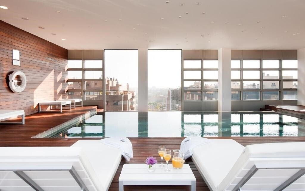 Imaginea Reina Petronila Hotel 5*