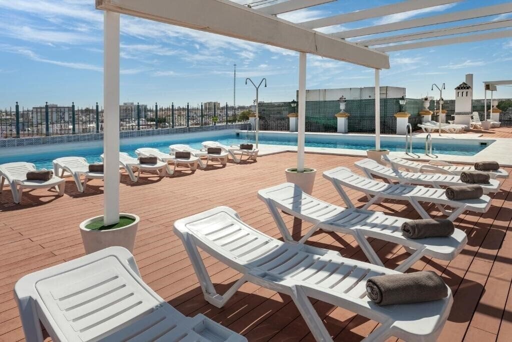 Imaginea Sevilla Macarena Hotel 4*