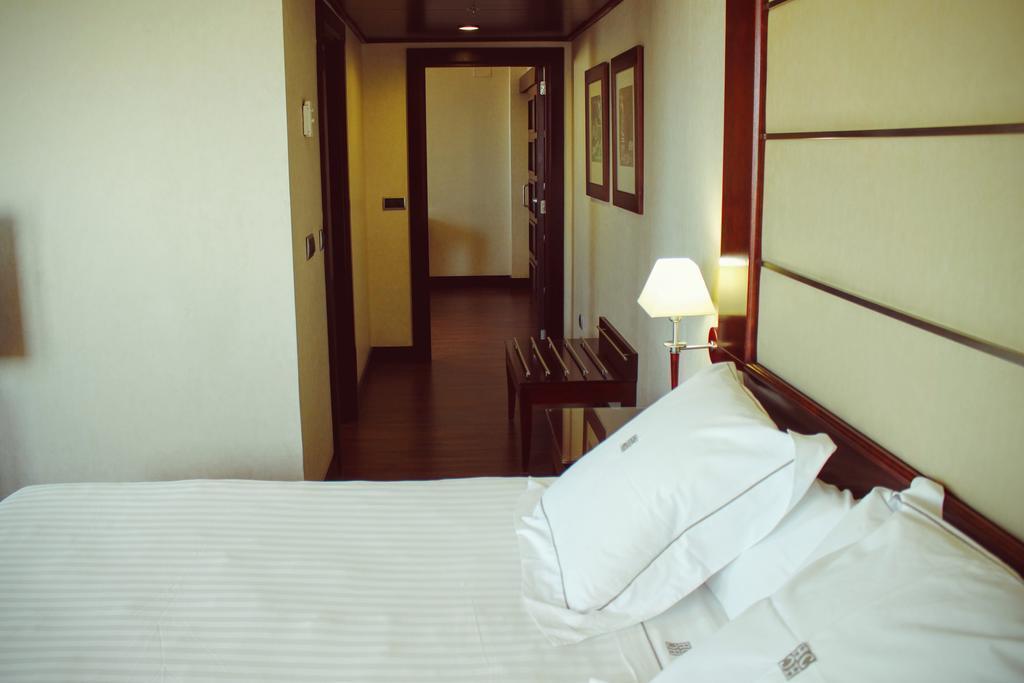 Фотография Sevilla Center 4*