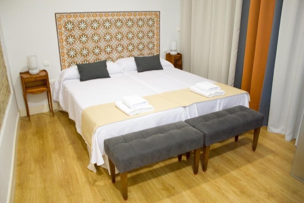 Отель Life Apartments Alberto Lista 3*