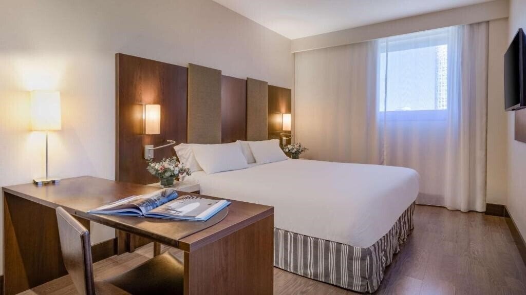 Fotografii Nh Campo De Gibraltar 4*