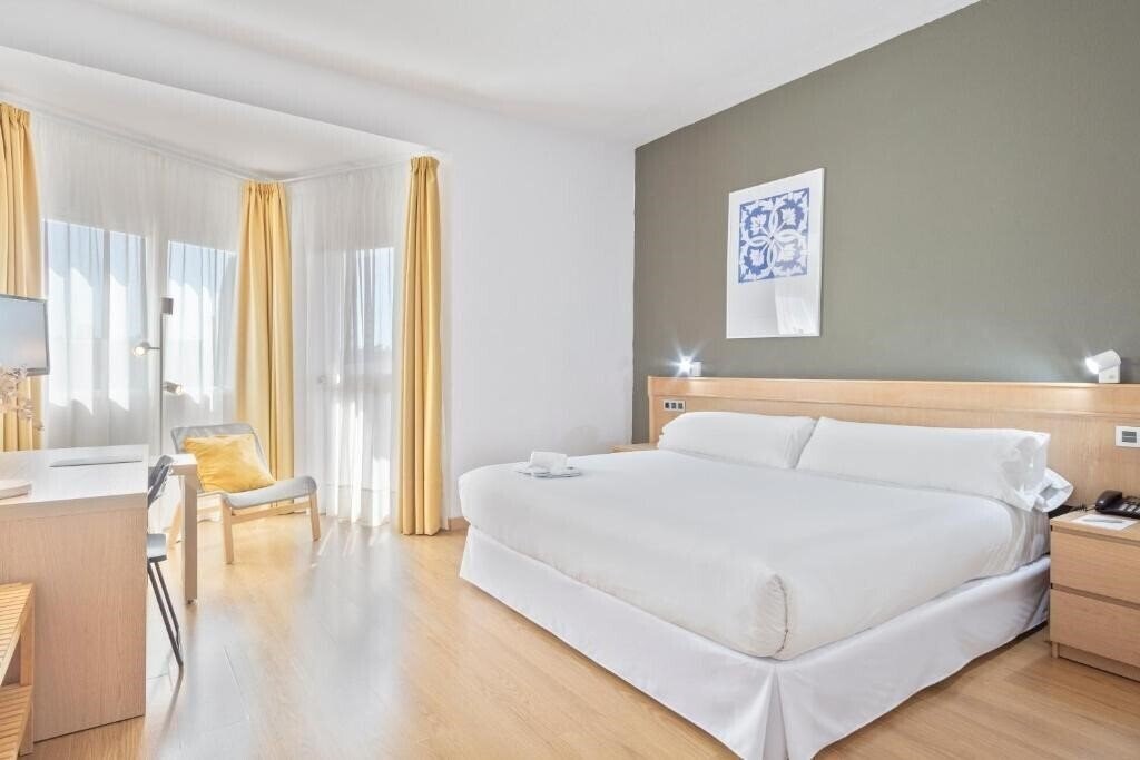 Imaginea Hotel Trh La Motilla Business & Cultural 4*