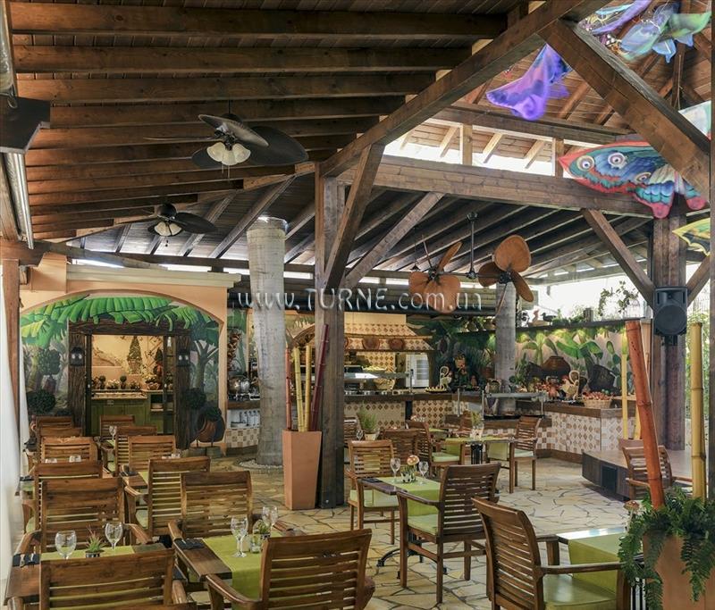 Hotel Green Garden Resort & Suites 4*