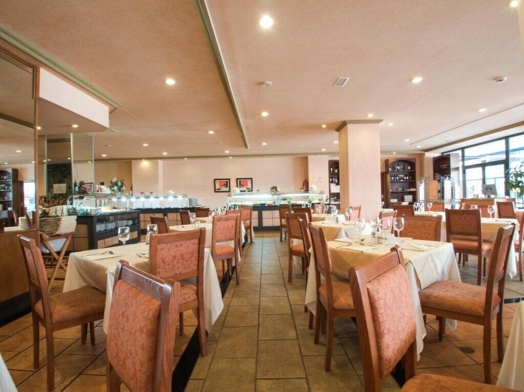 Imaginea Zentral Center 4*