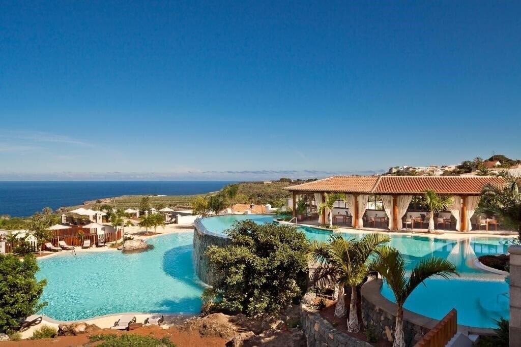 Hotel Melia Hacienda Del Conde 5*