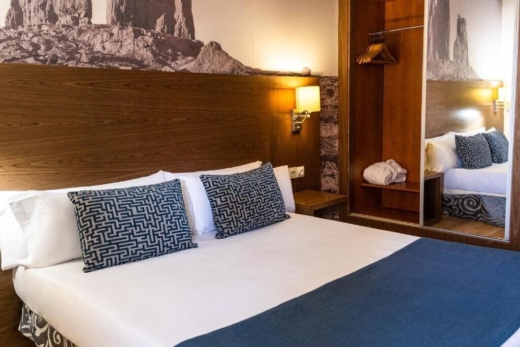 Fotografii Hotel Adonis Plaza 3*