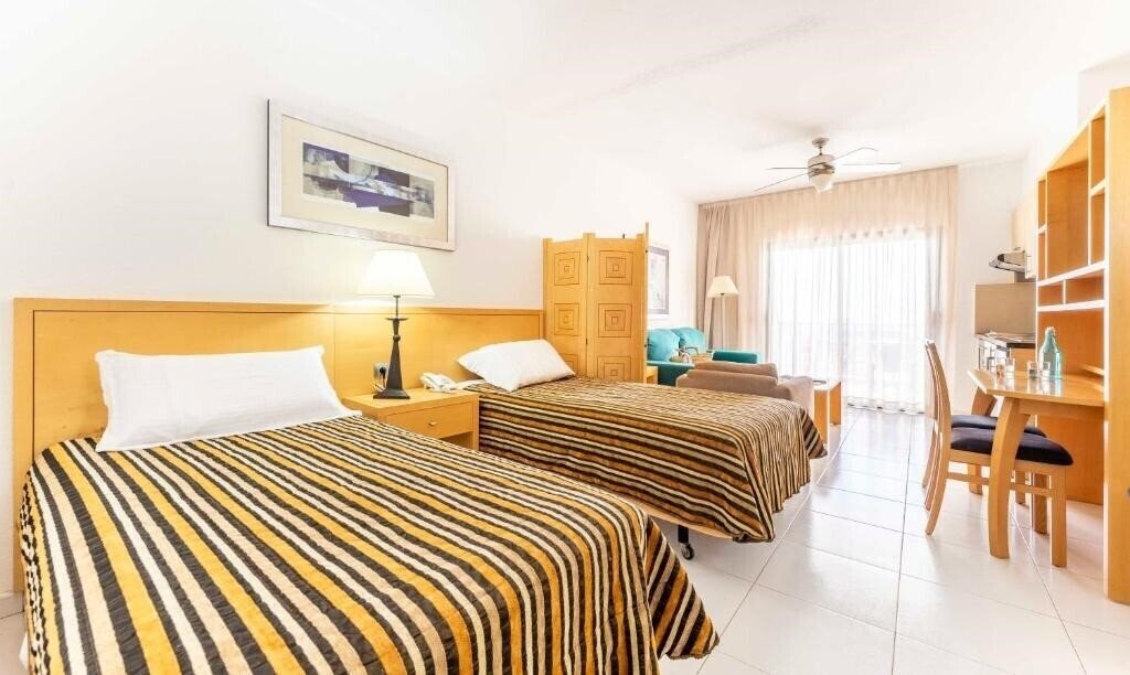 Фотография Hotel Hollywood Mirage 4*