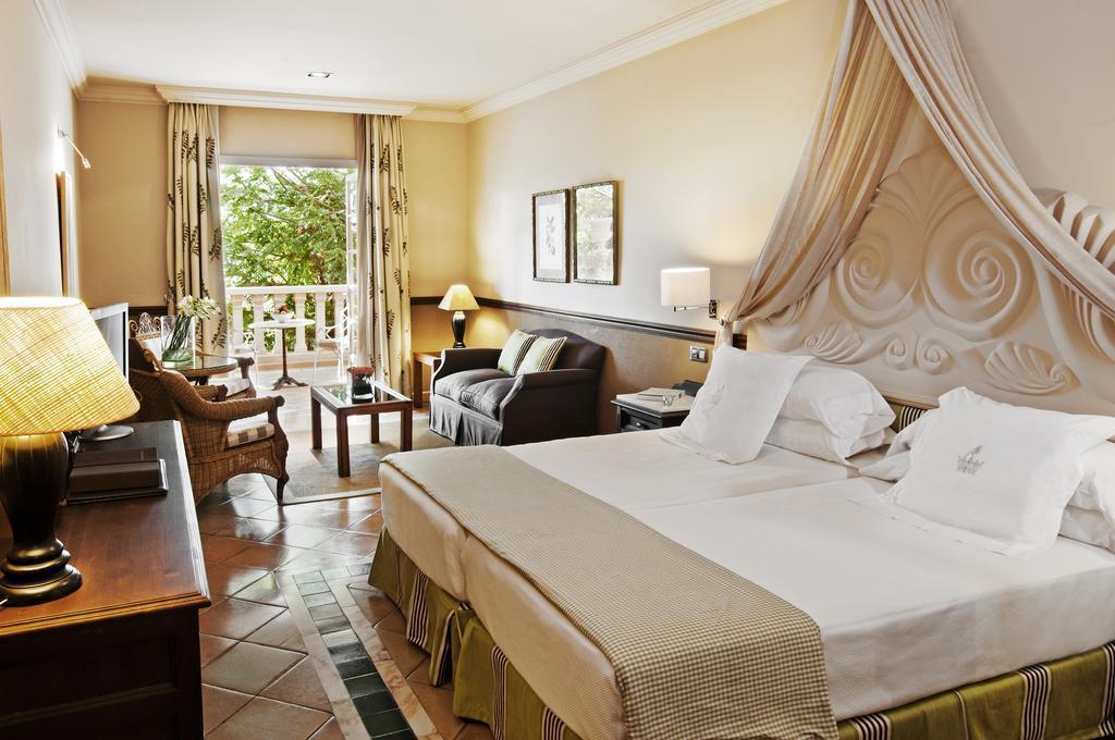 Fotografii Grand Hotel Bahia Del Duque 5*