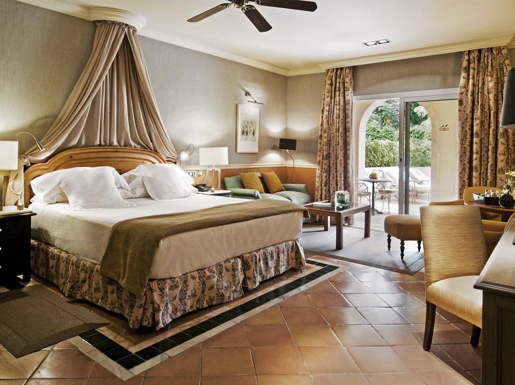 Imaginea Grand Hotel Bahia Del Duque 5*