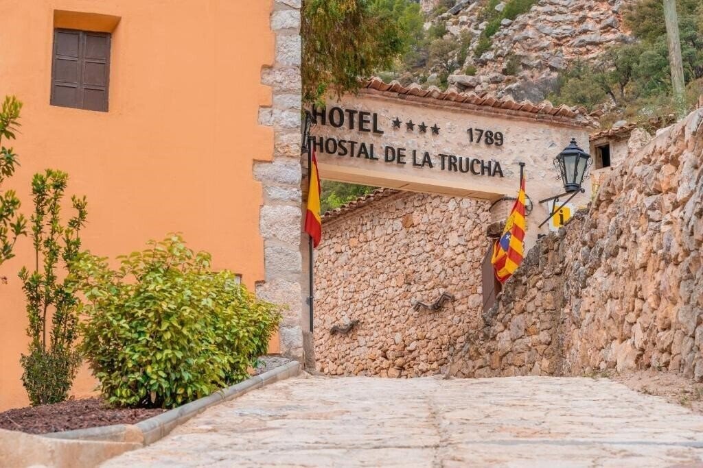 Фото Hostal De La Trucha 4*