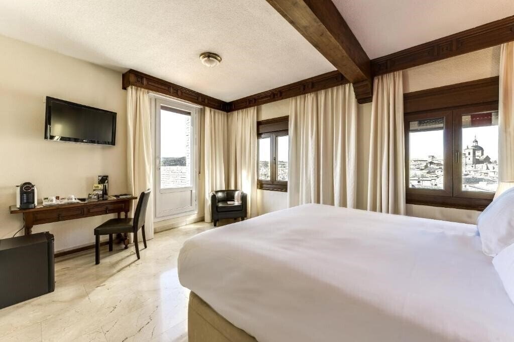 Imaginea Alfonso Vi 4*