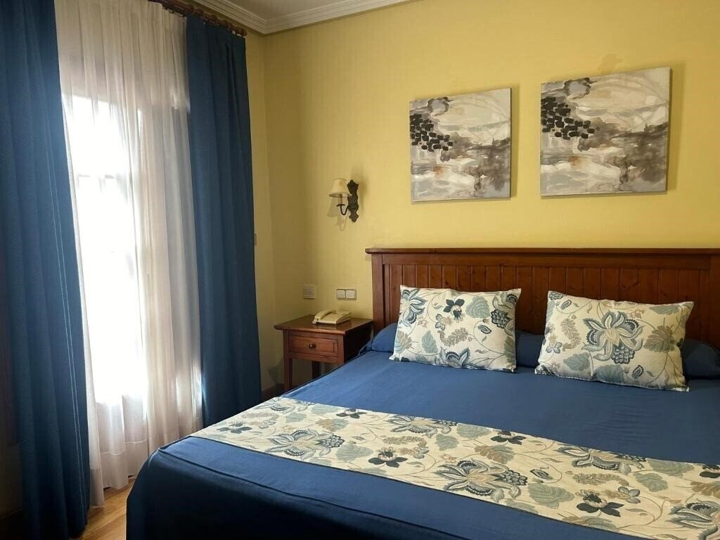 Отель Casona De La Reyna 3*