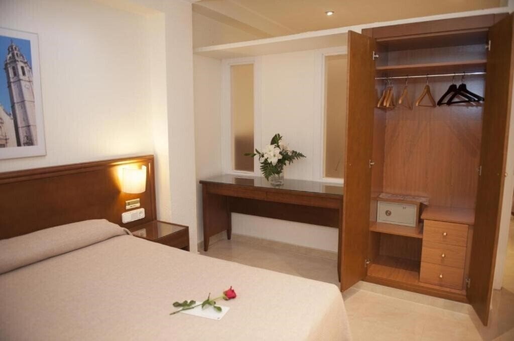 Imaginea Lloyds Beach Club 3*