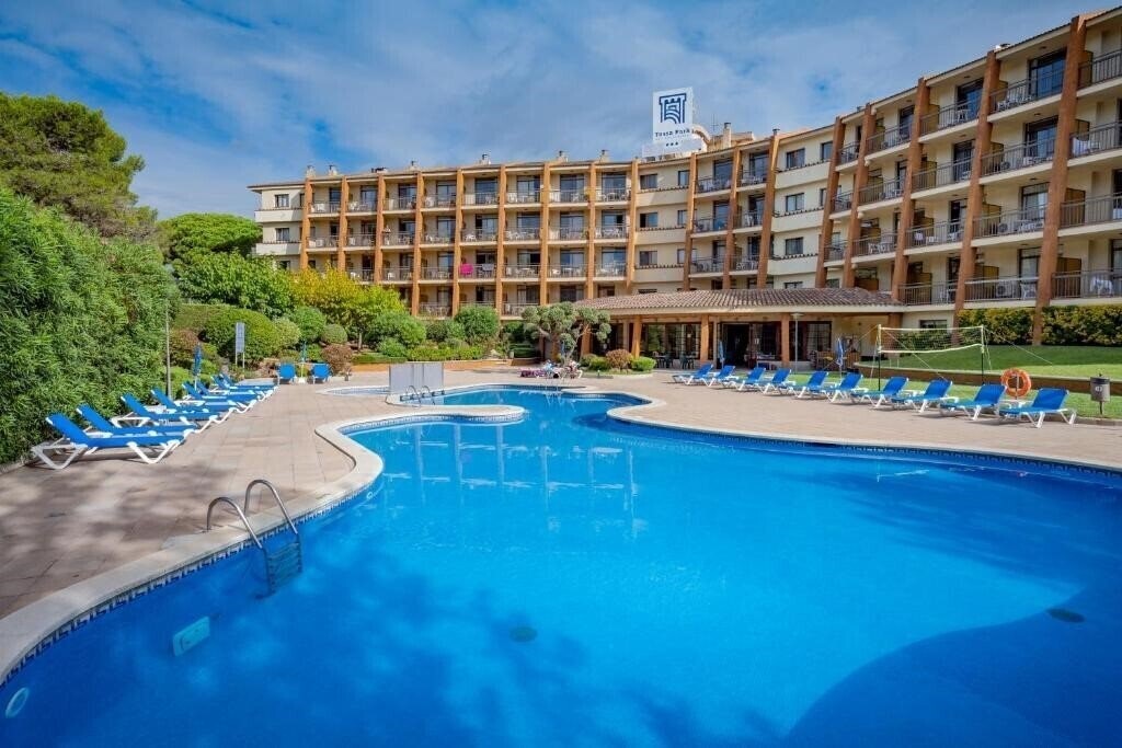 Фотография GHT Tossa Park Aparthotel 3*