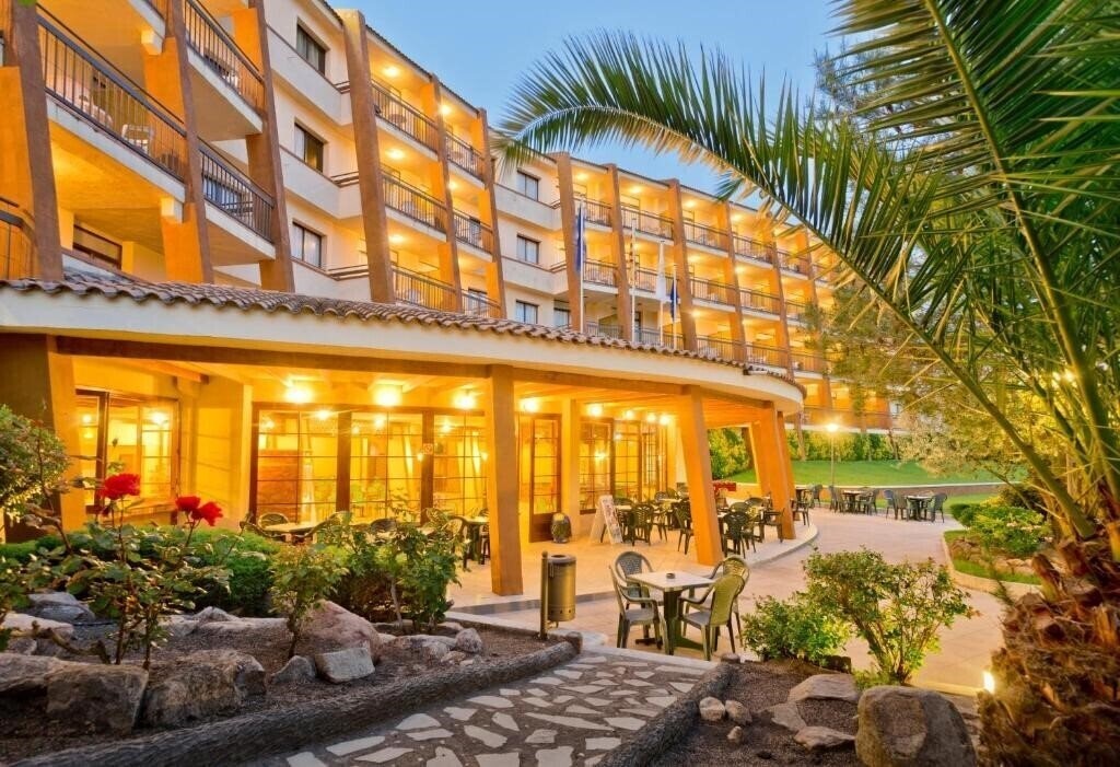 Отель GHT Tossa Park Aparthotel 3*