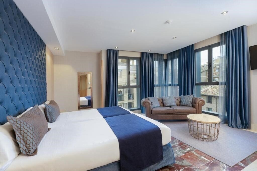 Fotografii 4 Estrellas Superior (ex. Hotel Pedro I de Aragon) 3*