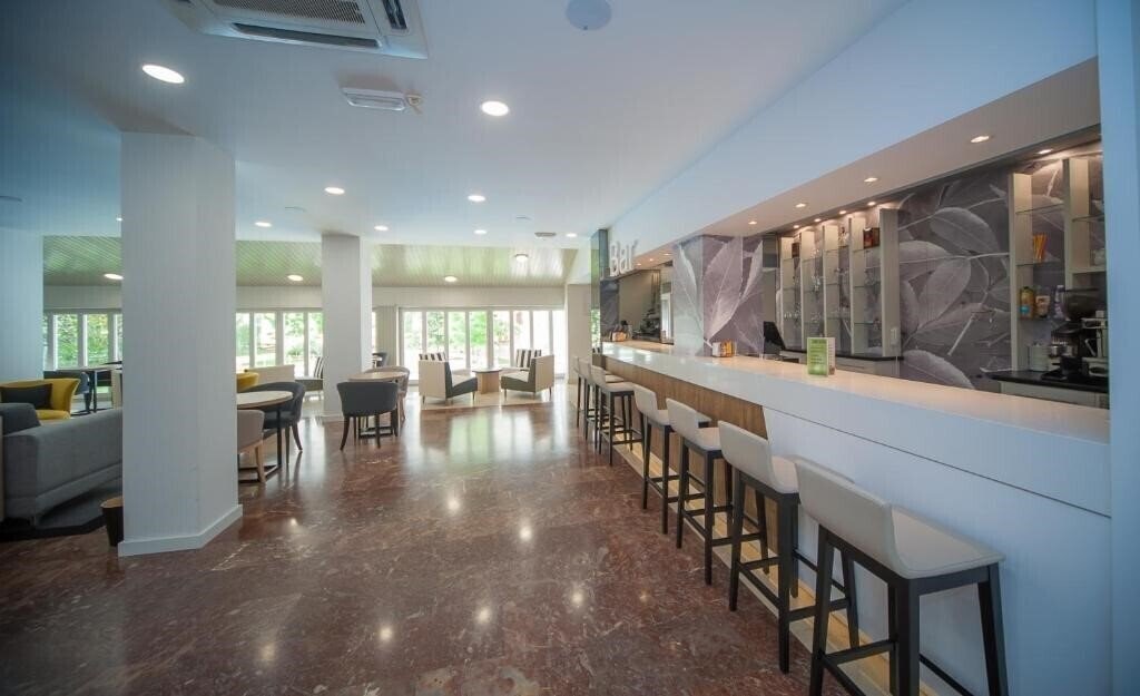 Imaginea Gran Hotel De Jaca 3*