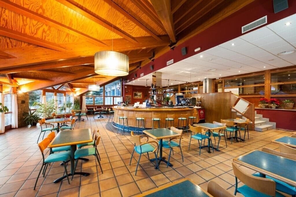 Imaginea Sommos Hotel Benasque SPA (ex. Gran Hotel Benasque) 3*