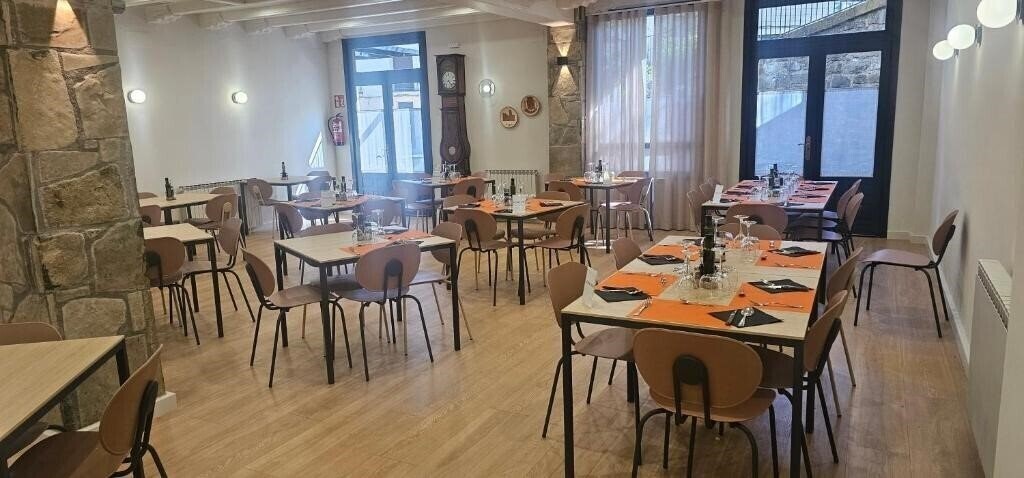 Imaginea Meson De L'Ainsa 2*